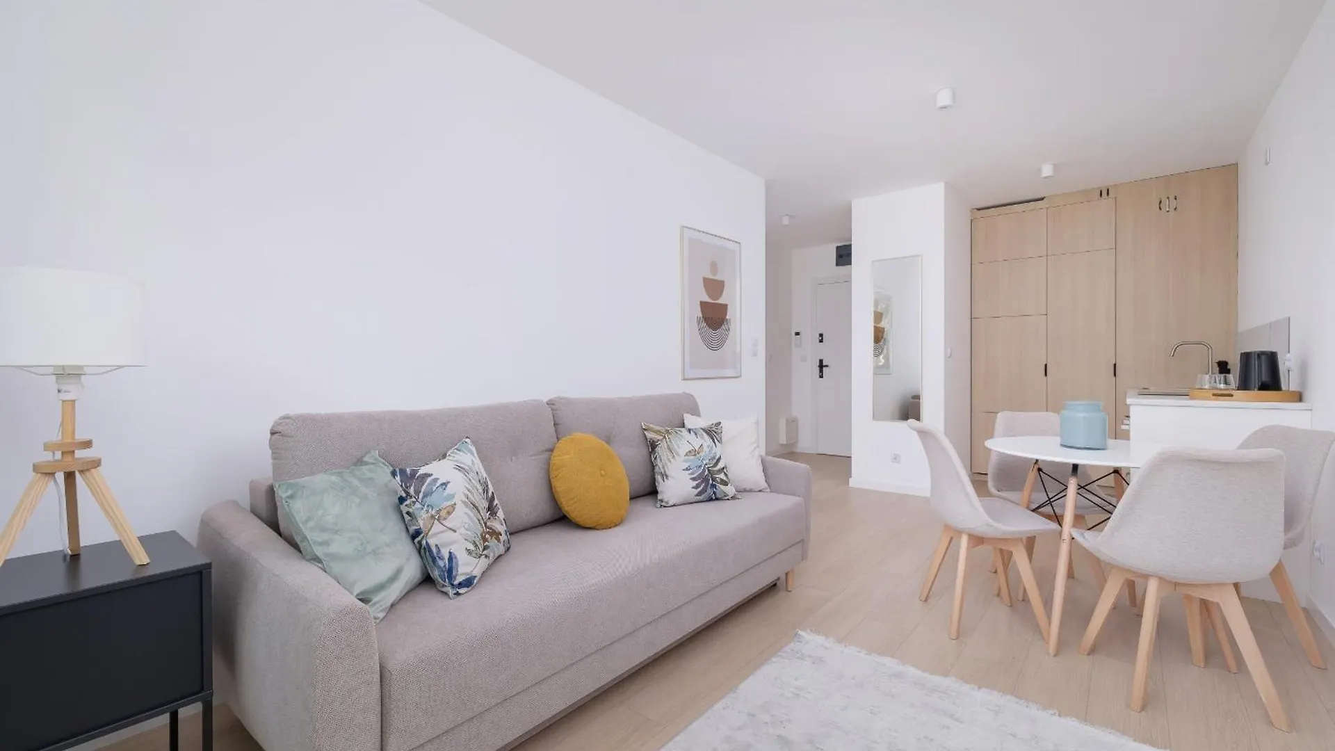 Krowoderska Apartment With Balcony Near City Center By Rent Like Home Krakow