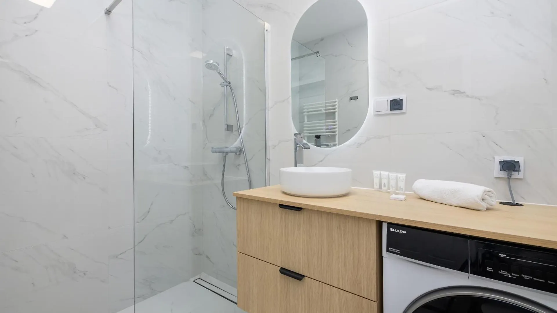 Krowoderska Apartment With Balcony Near City Center By Rent Like Home Krakow