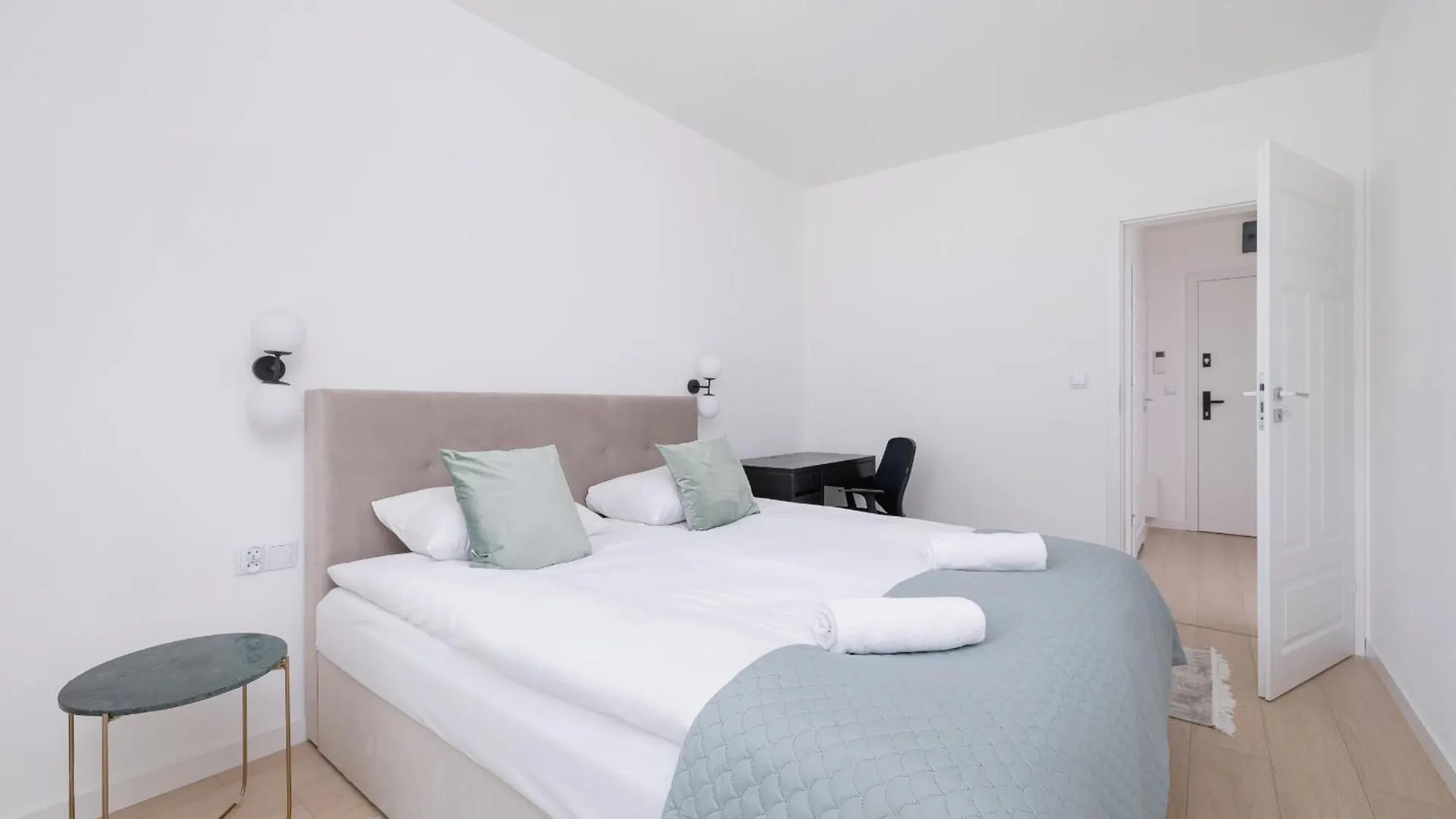 Krowoderska Apartment With Balcony Near City Center By Rent Like Home Krakow 0*,