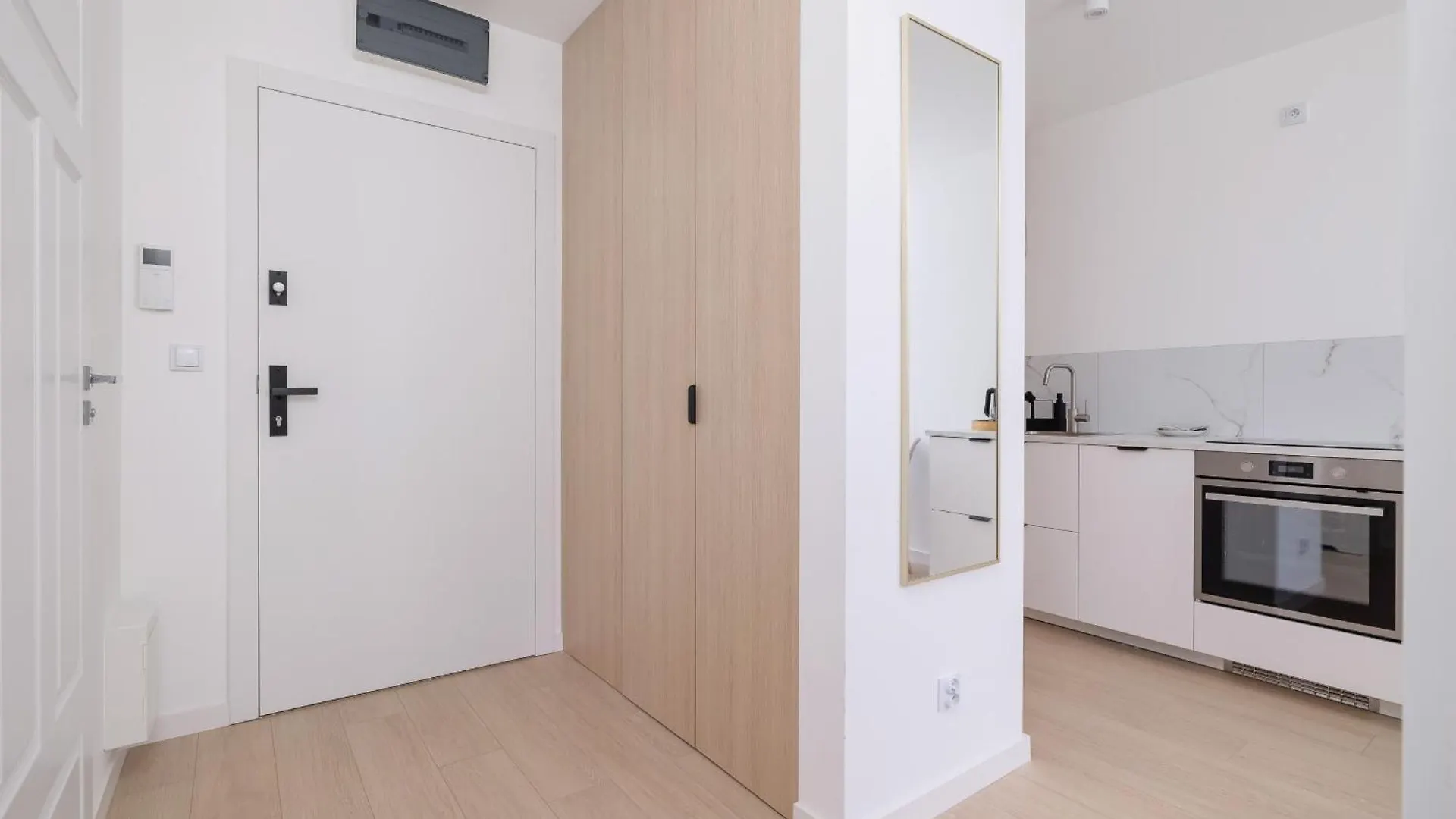 Krowoderska Apartment With Balcony Near City Center By Rent Like Home Krakow