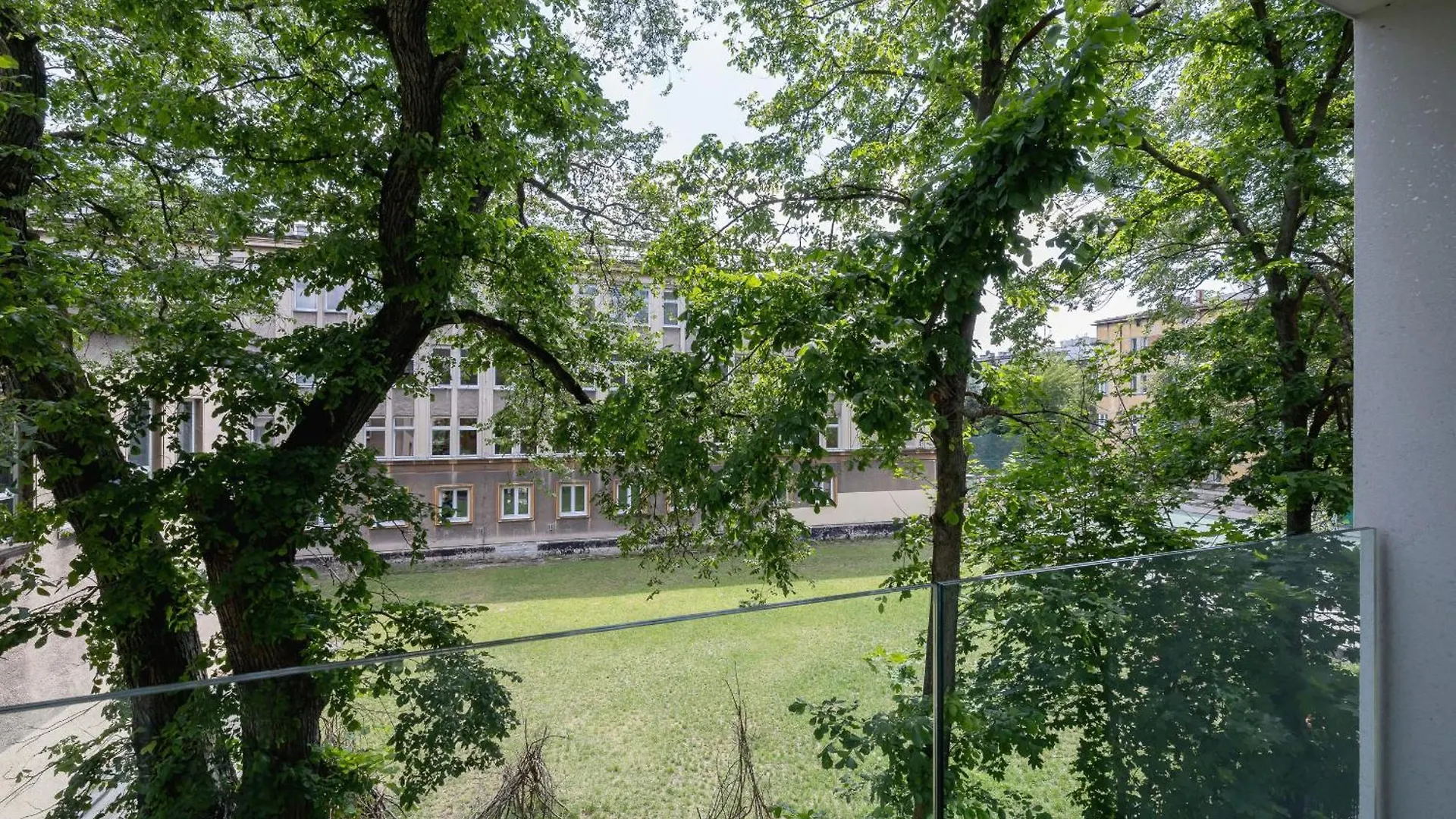 Krowoderska Apartment With Balcony Near City Center By Rent Like Home Krakow Poland