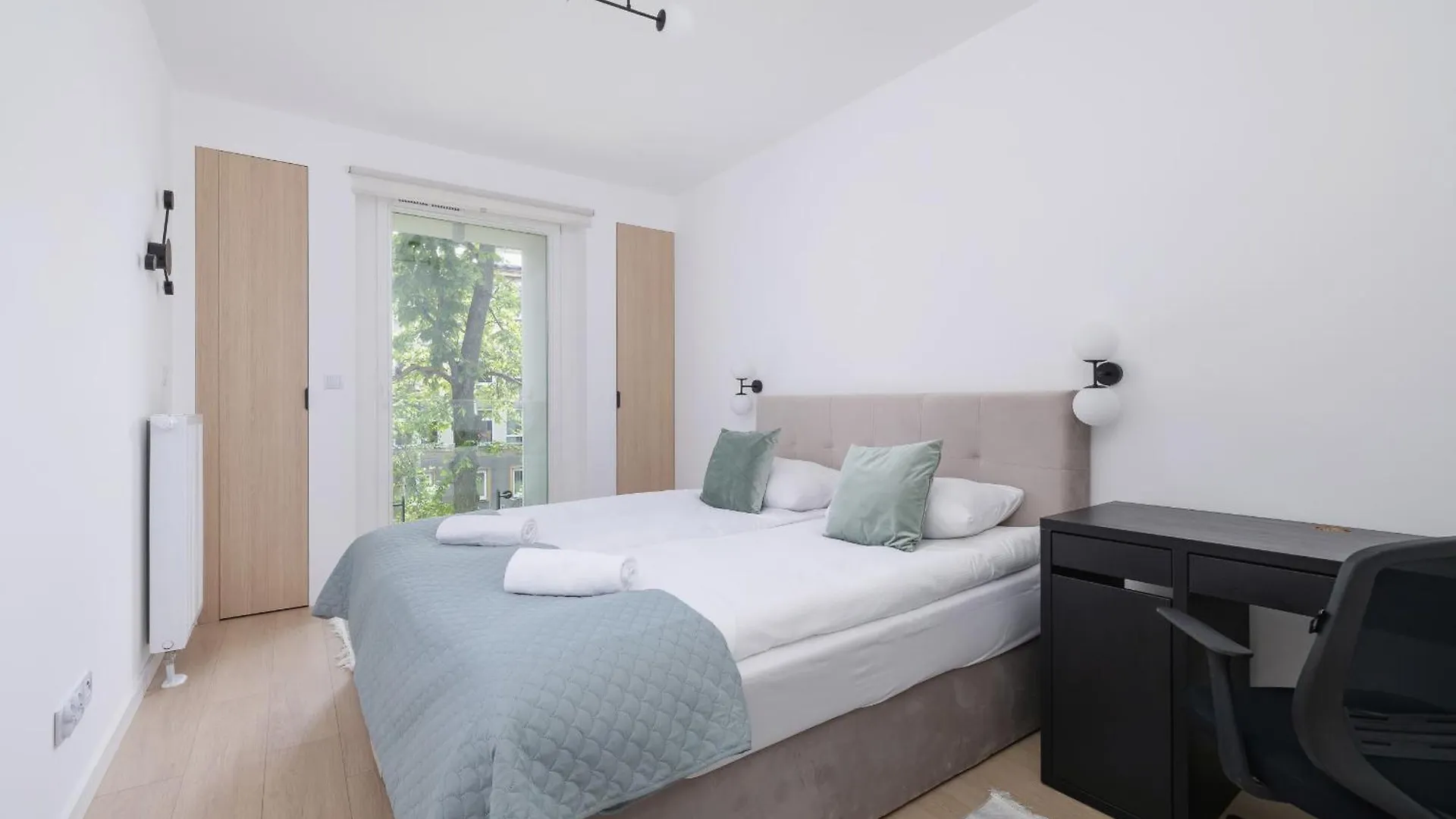 Krowoderska Apartment With Balcony Near City Center By Rent Like Home Краков